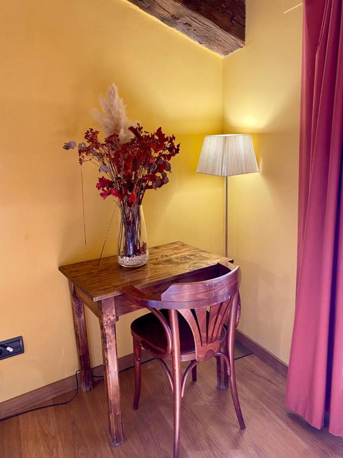 Campalans Hotel Rural Bungalows Mobilhomes Borreda Bagian luar foto
