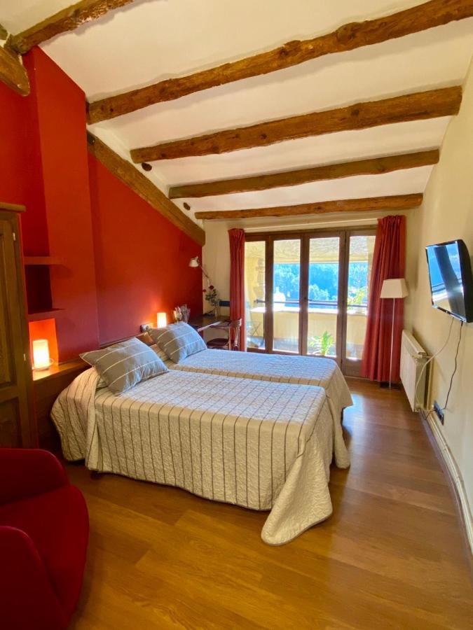Campalans Hotel Rural Bungalows Mobilhomes Borreda Bagian luar foto