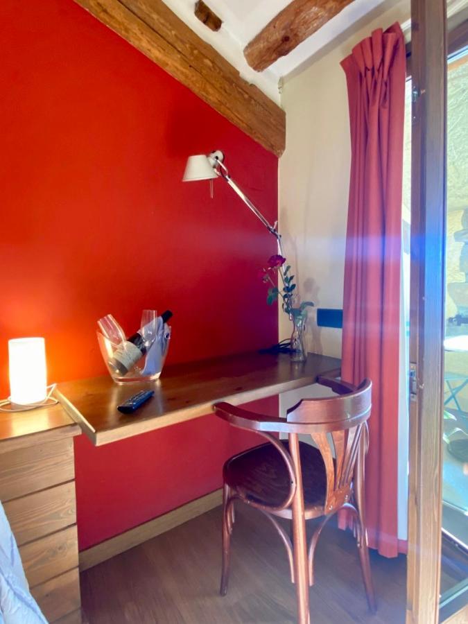 Campalans Hotel Rural Bungalows Mobilhomes Borreda Bagian luar foto