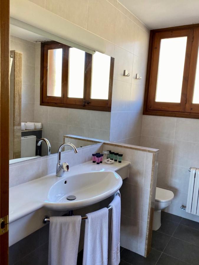 Campalans Hotel Rural Bungalows Mobilhomes Borreda Bagian luar foto