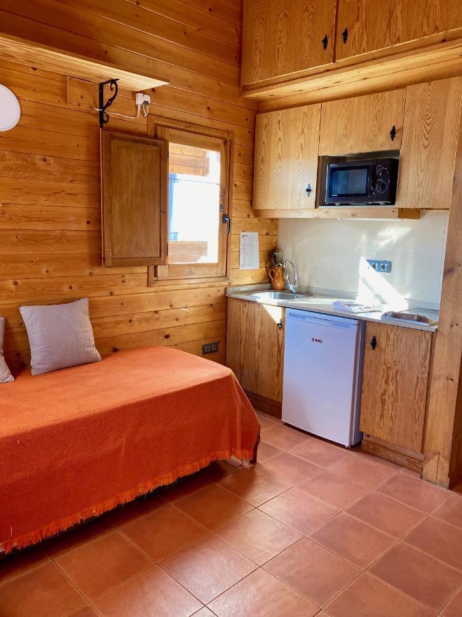 Campalans Hotel Rural Bungalows Mobilhomes Borreda Bagian luar foto