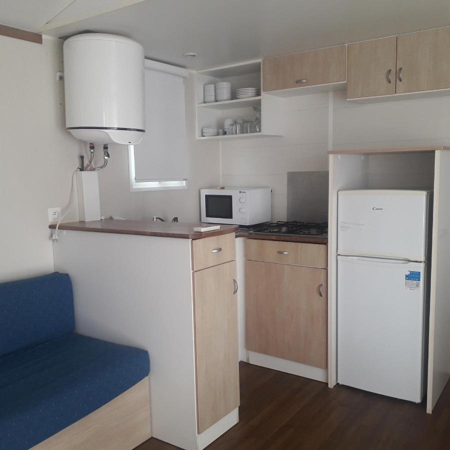 Campalans Hotel Rural Bungalows Mobilhomes Borreda Bagian luar foto