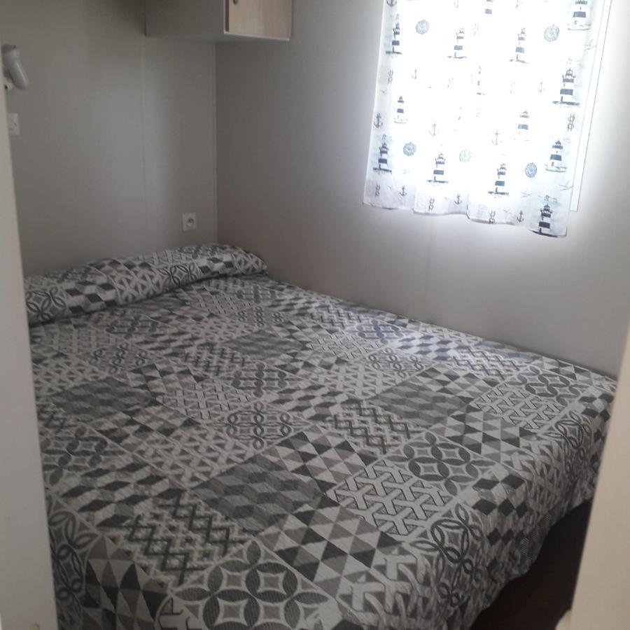 Campalans Hotel Rural Bungalows Mobilhomes Borreda Bagian luar foto