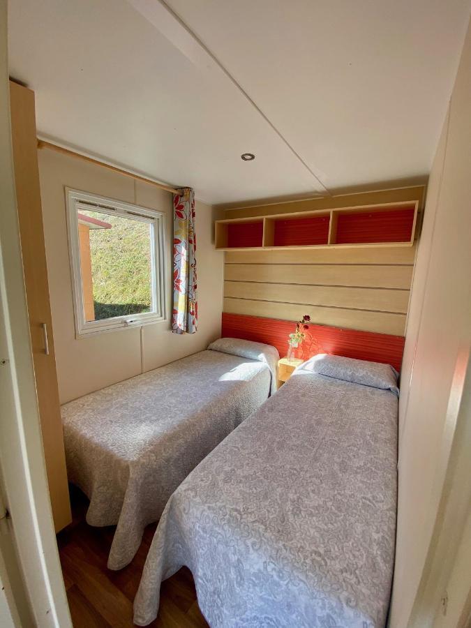 Campalans Hotel Rural Bungalows Mobilhomes Borreda Bagian luar foto