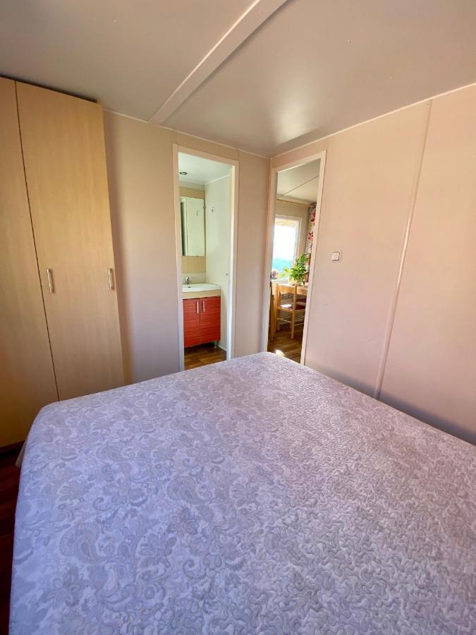 Campalans Hotel Rural Bungalows Mobilhomes Borreda Bagian luar foto