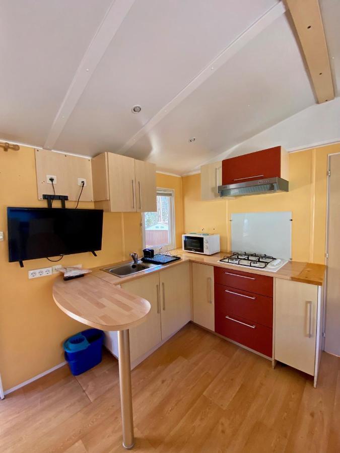 Campalans Hotel Rural Bungalows Mobilhomes Borreda Bagian luar foto